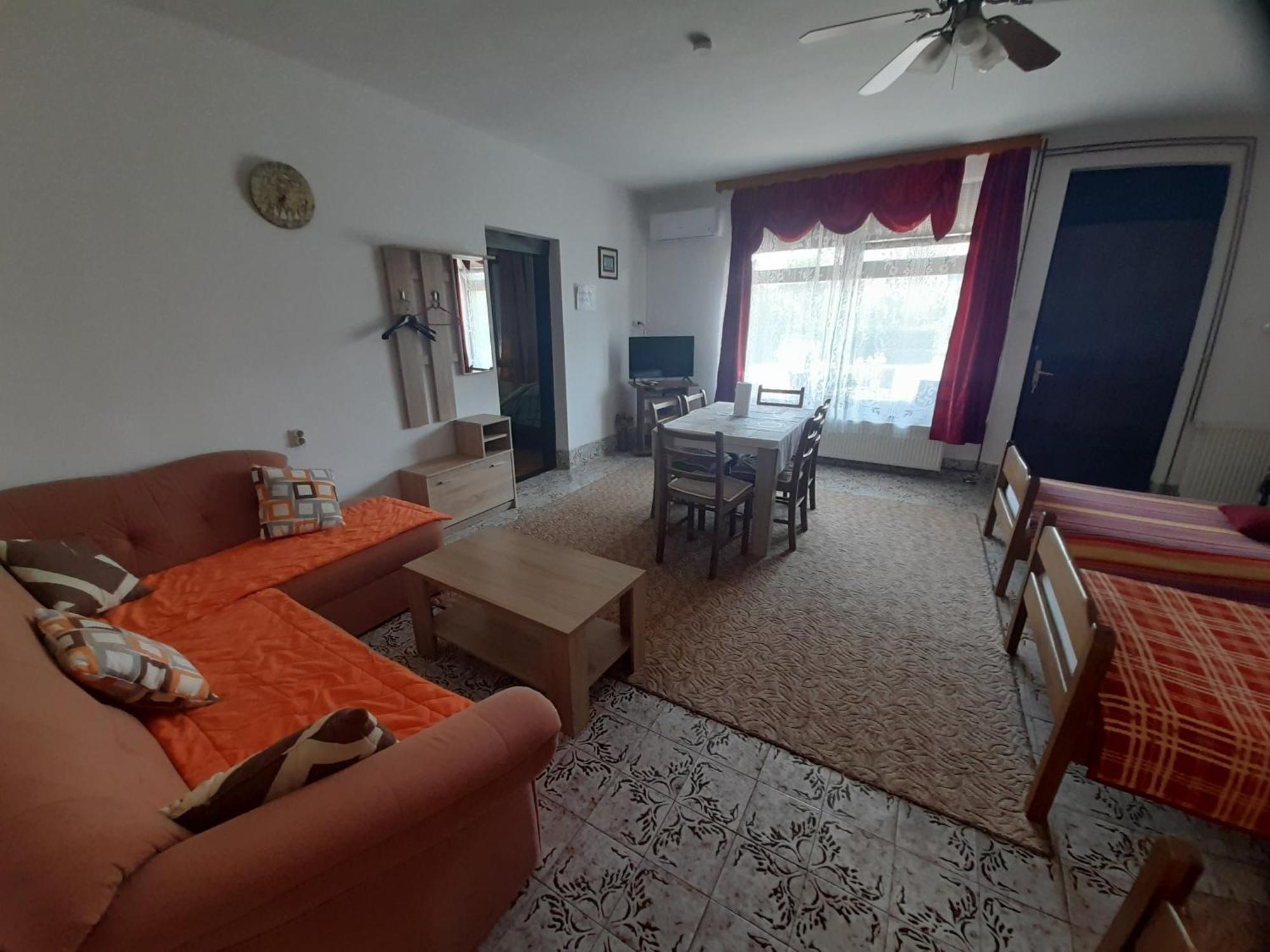 Apartment Kolonija